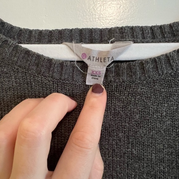 Athleta Women’s Cropped Dark Gray Sweater Ribbed Design With Exposed Seams XXS - Picture 5 of 7